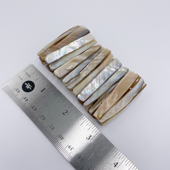 Mother of Pearl Abalone Shell Stretch Bracelet - Picture 6 of 9